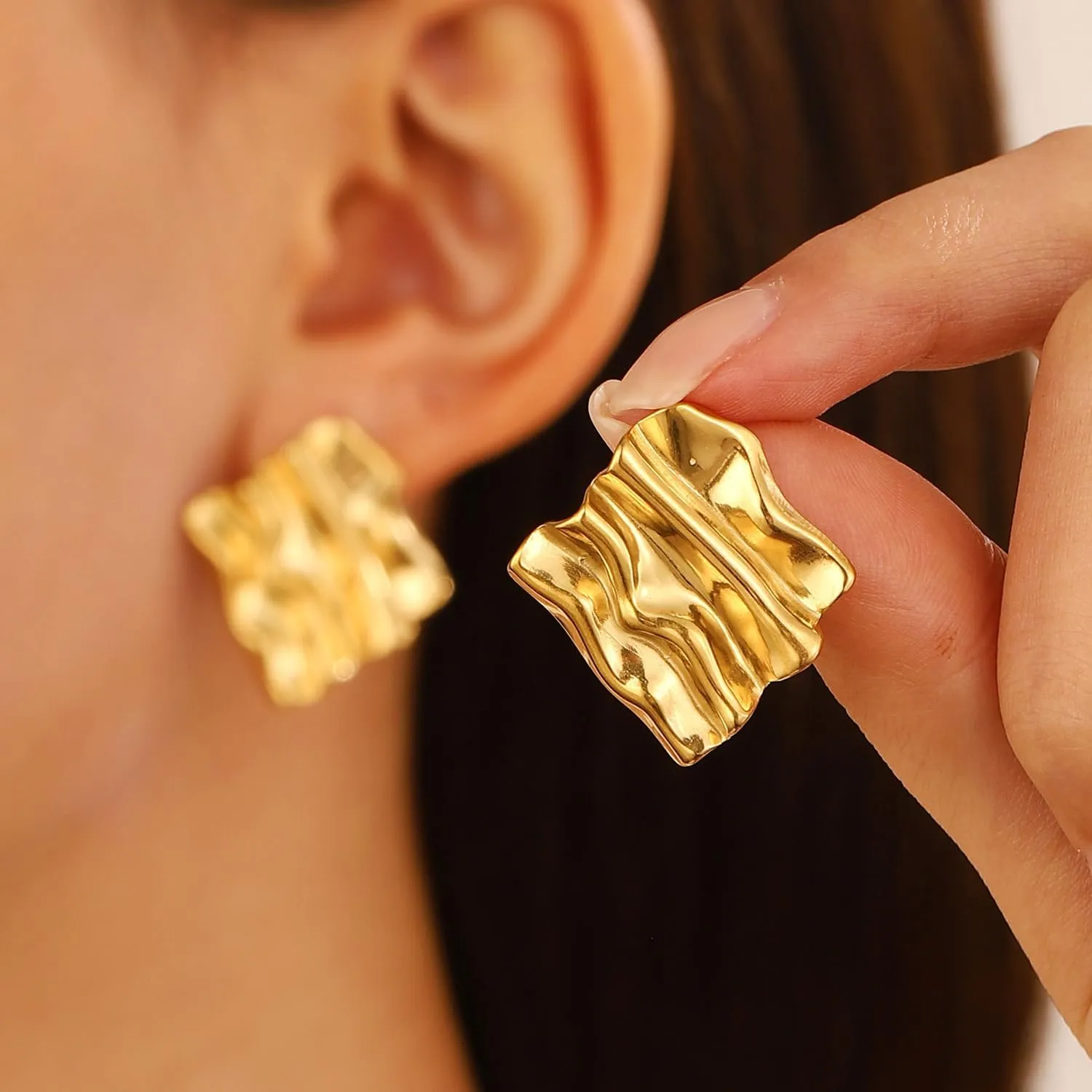 Chunky Gold Stud Earrings for Women Thick Rectangle Stud Earrings Large Gold Geometric Earrings Minimalist Statement Square Seashell Earrings Trendy Jewelry