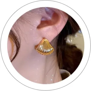 Chunky Gold Stud Earrings for Women Thick Rectangle Stud Earrings Large Gold Geometric Earrings Minimalist Statement Square Seashell Earrings Trendy Jewelry