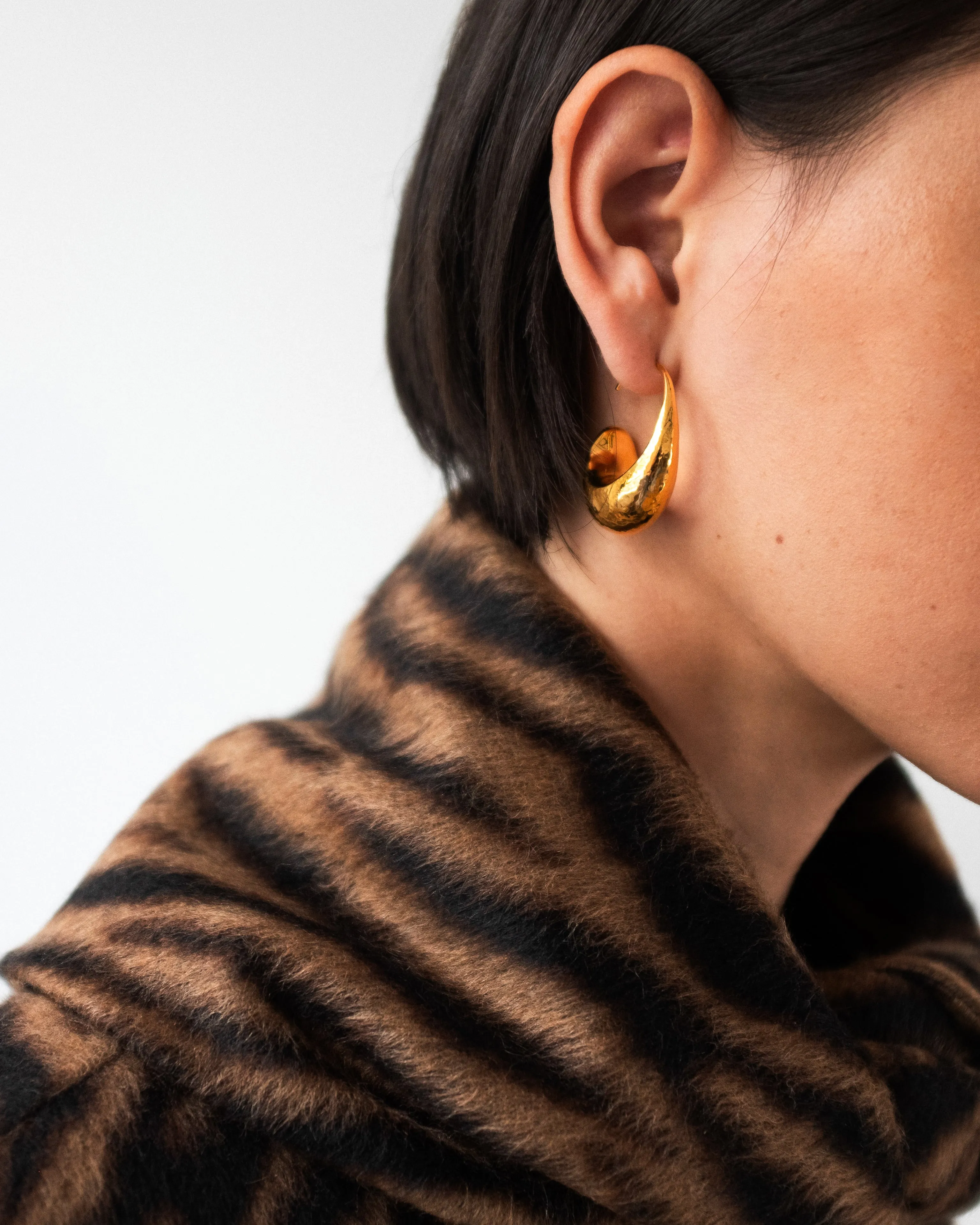 Curved Hoops Gold Plated