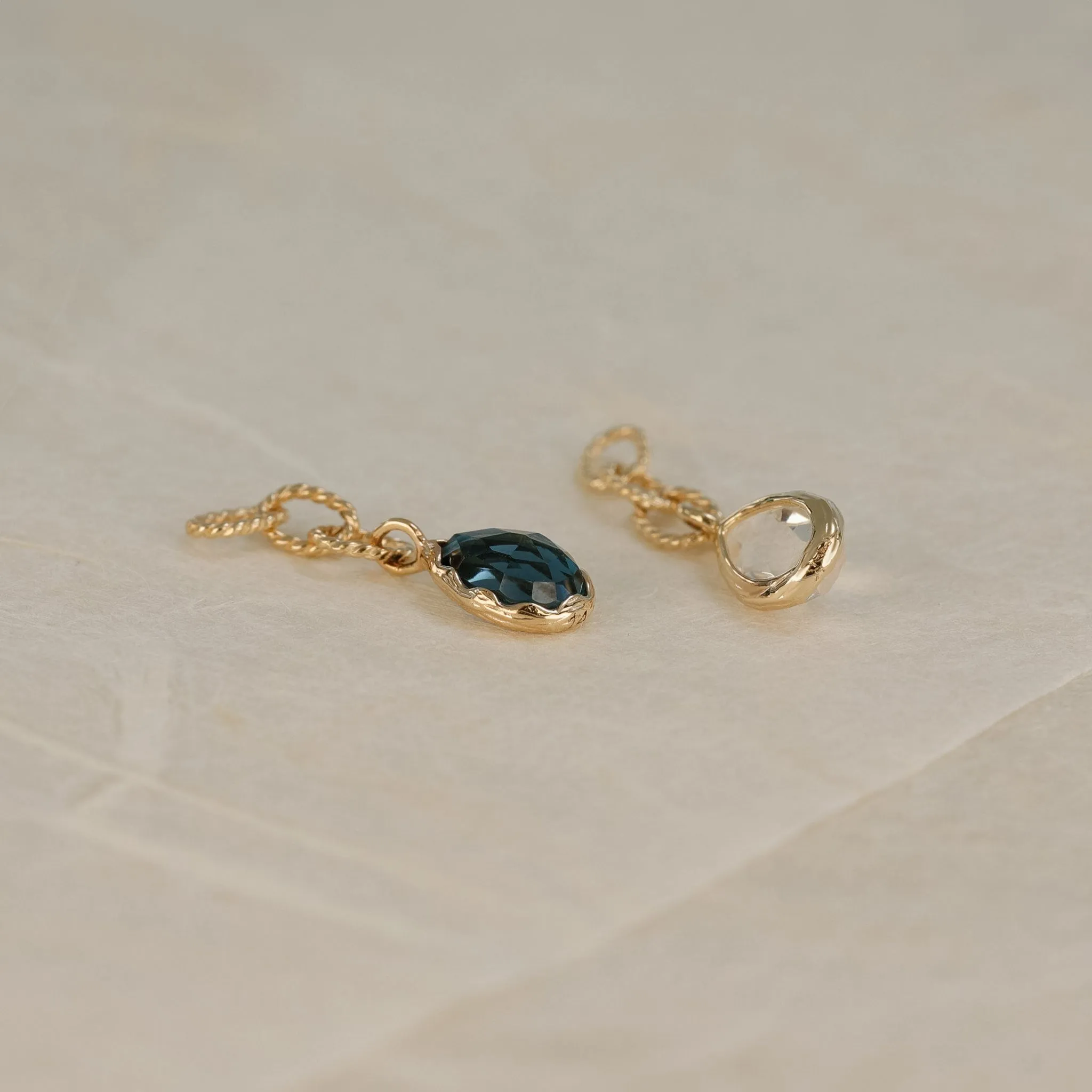 Eclat Twist Link Charm