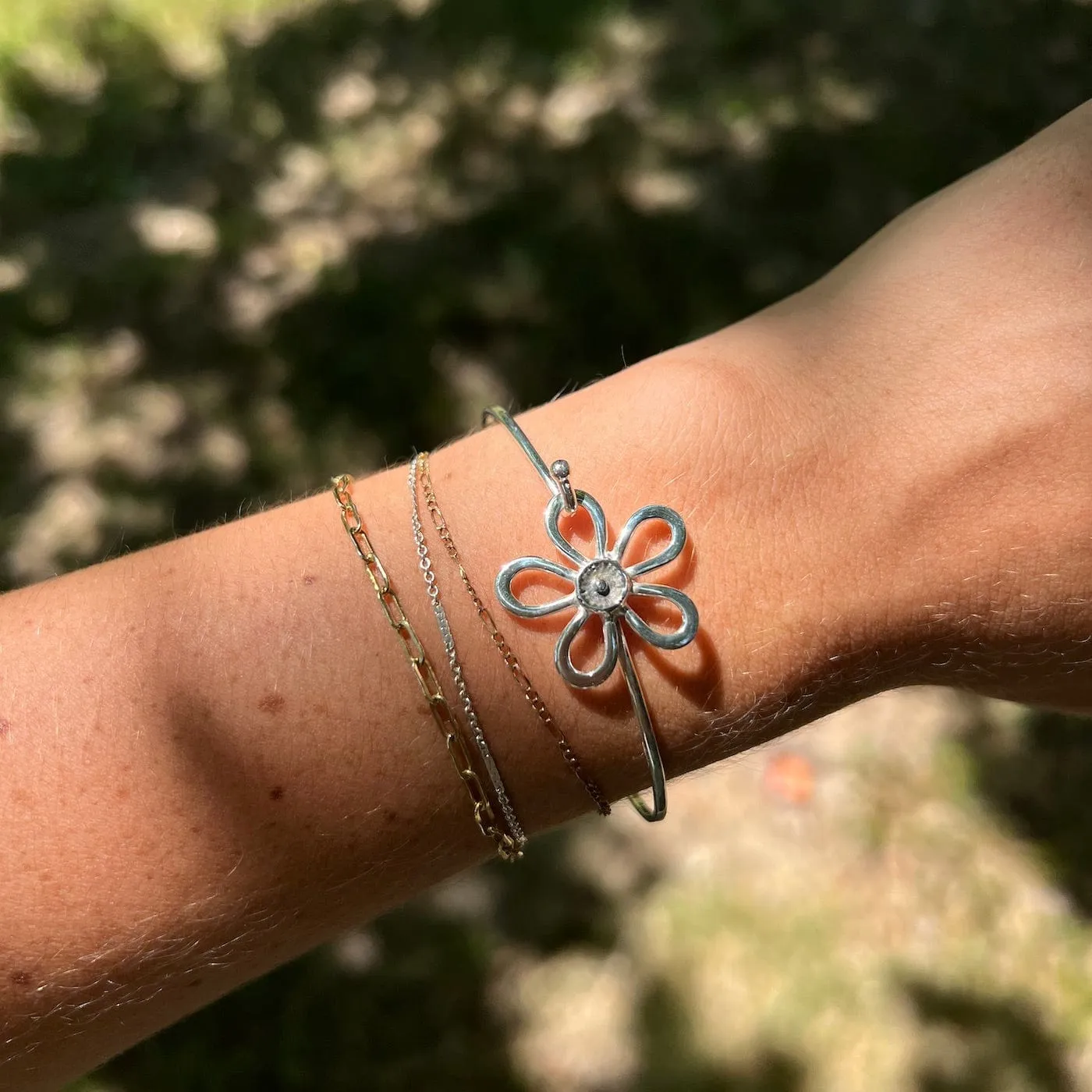 Five Petal Flower Clasp Bangle Bracelet