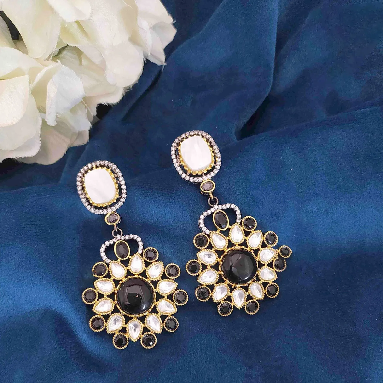 Flower Shape Inspired Earrings For Women Rich Appearance  iN Weddings And Special Events