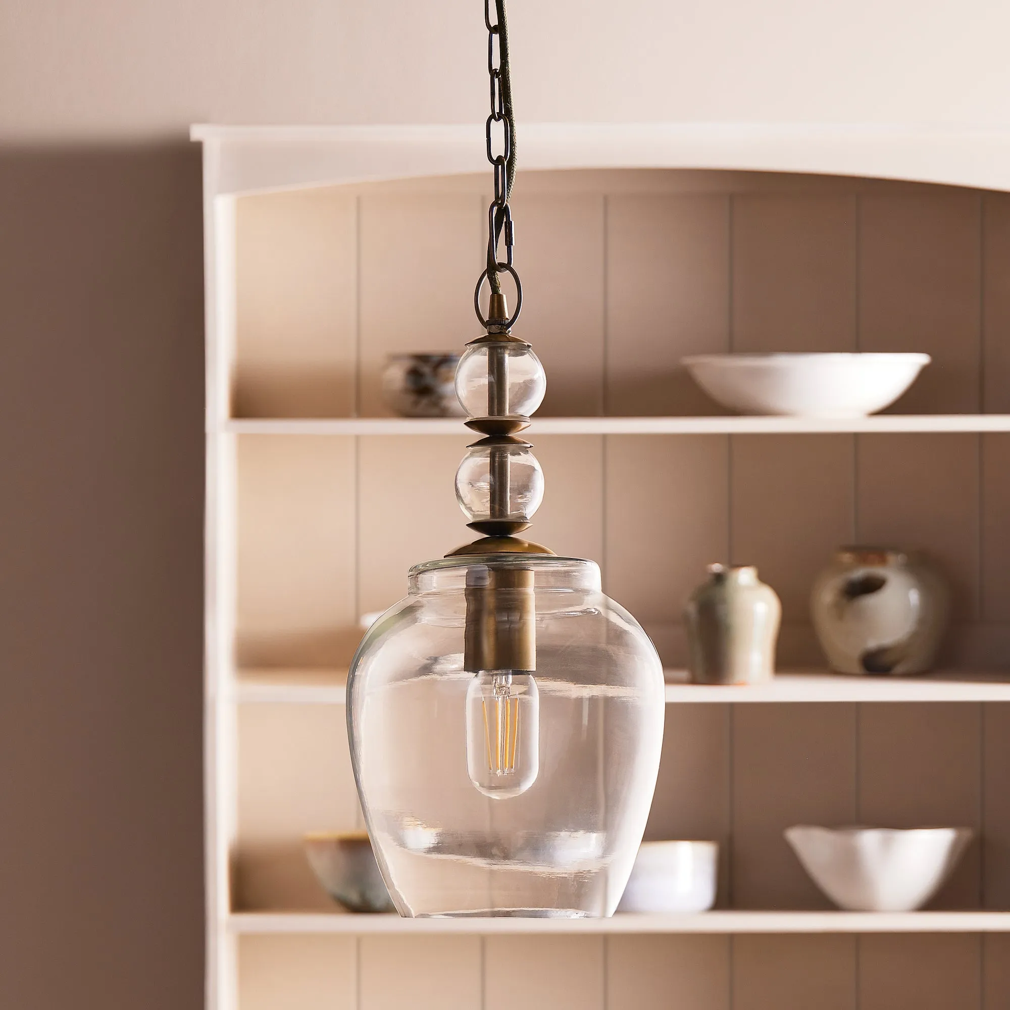 Pecadillo pendant light in glass with brass