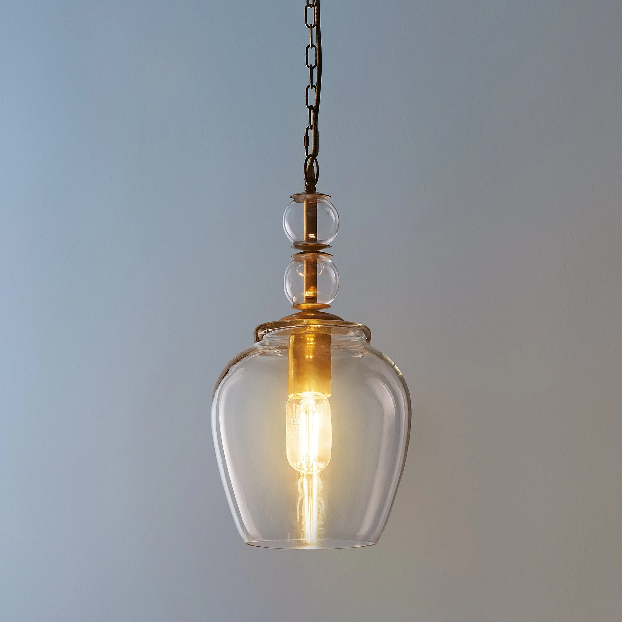 Pecadillo pendant light in glass with brass