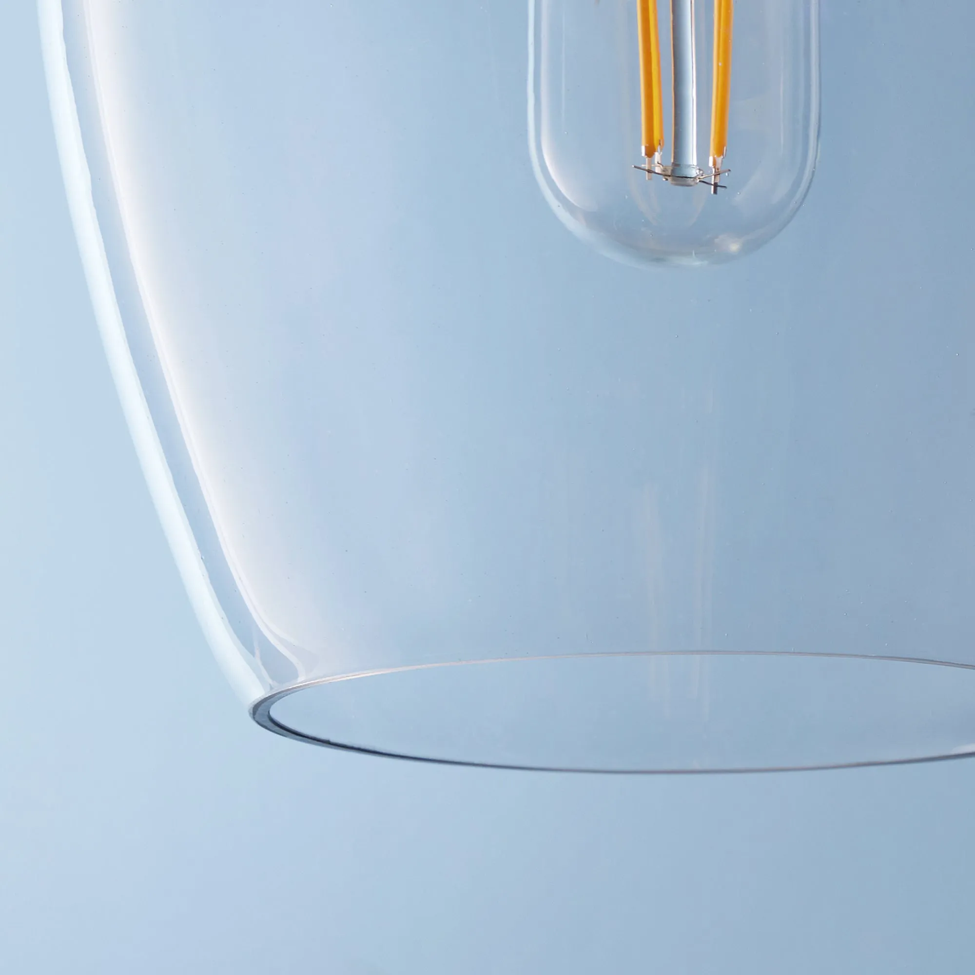 Pecadillo pendant light in glass with brass