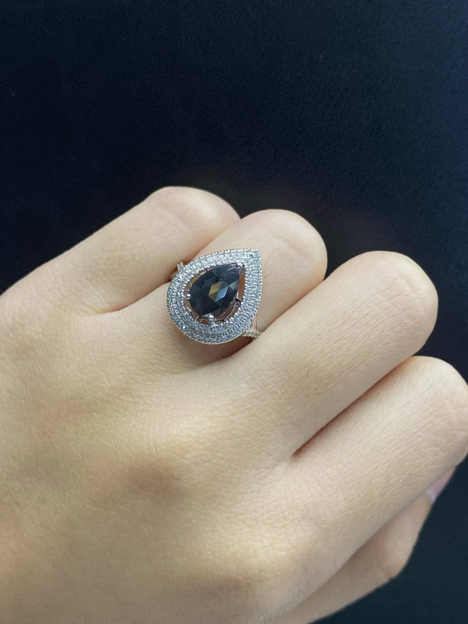 PREORDER | Lucky Black Diamantes Colored Diamond Ring 14kt