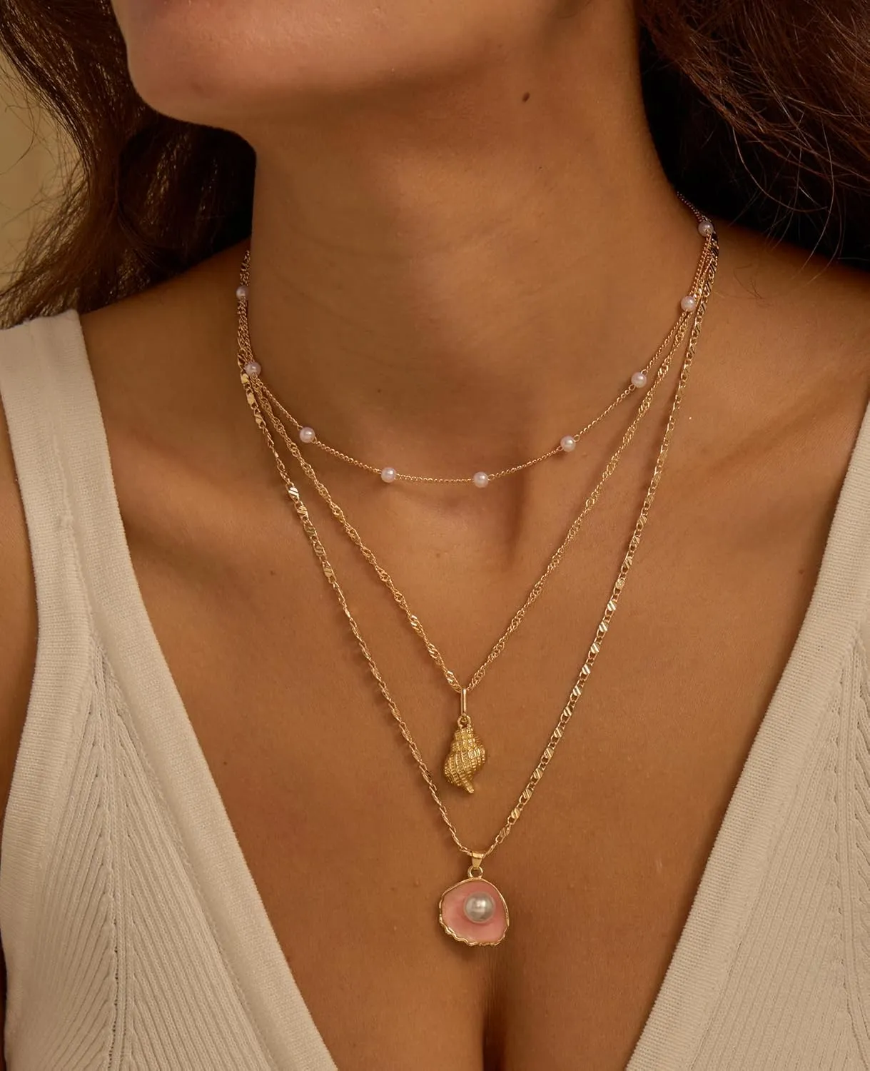 Shell Necklace for Women Gold Layered Conch Seashell Starfish Pendant Necklace Boho Summer Beach Vacation Jewelry for Women