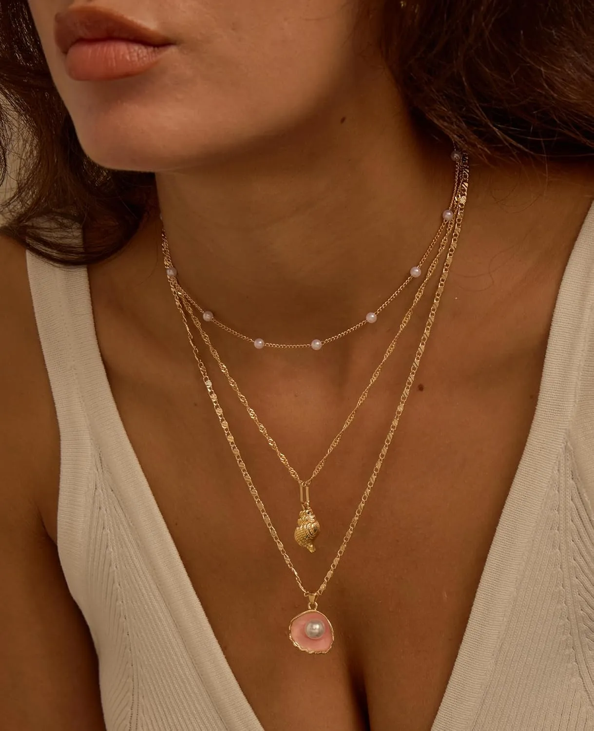 Shell Necklace for Women Gold Layered Conch Seashell Starfish Pendant Necklace Boho Summer Beach Vacation Jewelry for Women
