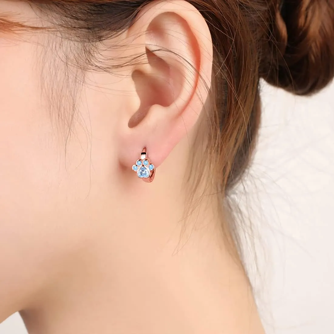 SLUYNZ Dog Paw Small Hoop Earrings for Women Blue Crystal Huggie Earring Puppy Cat Paw Hoop Earrings
