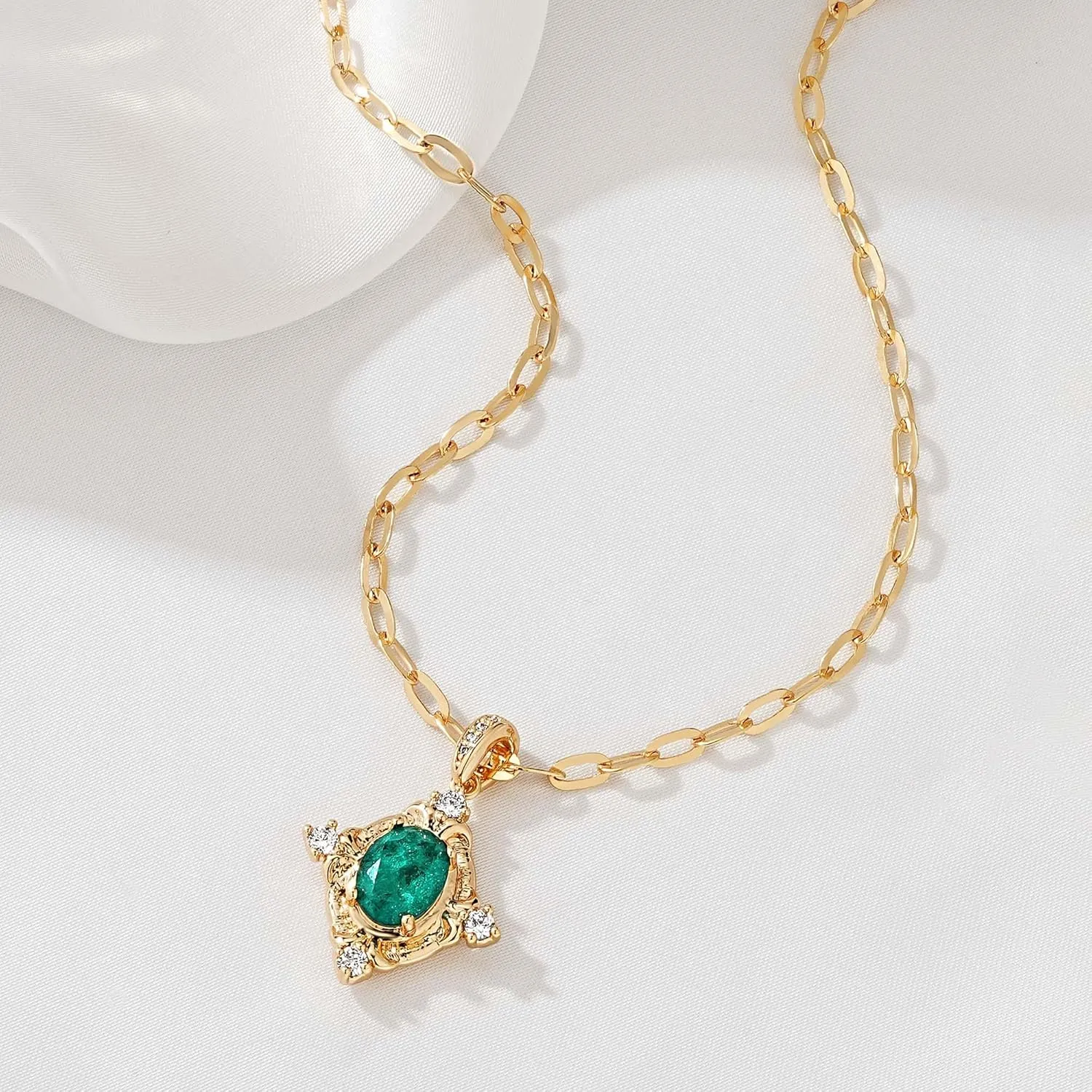 Valloey Rover Pendant Necklace for Women,Dainty 14K Gold Plated Diamond Cubic Zirconia Emerald Green Pendant Necklace Charm Tennis Parperclip Chain With Pendant Valentines Day Gifts for Her Jewelry