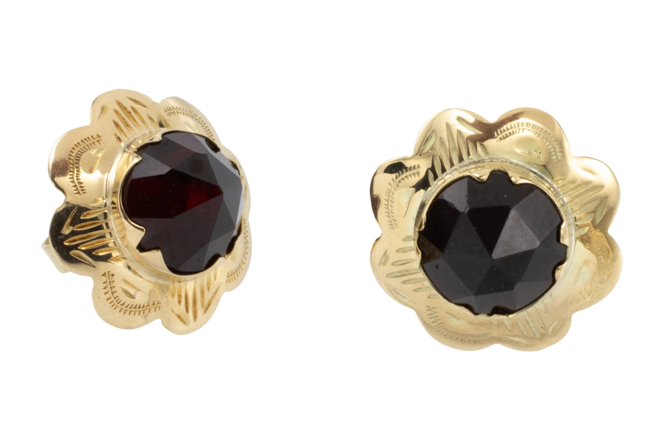 Vintage garnet studs in 14 carat gold
