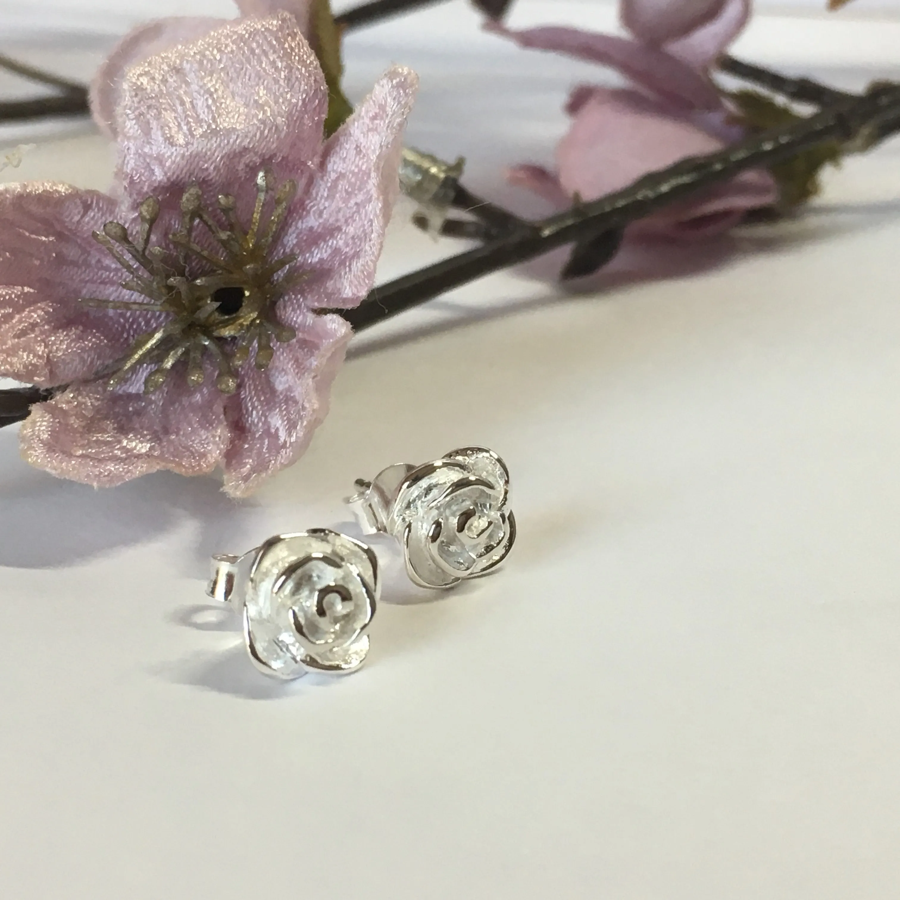 Vintage Rose Stud Earrings - SE520