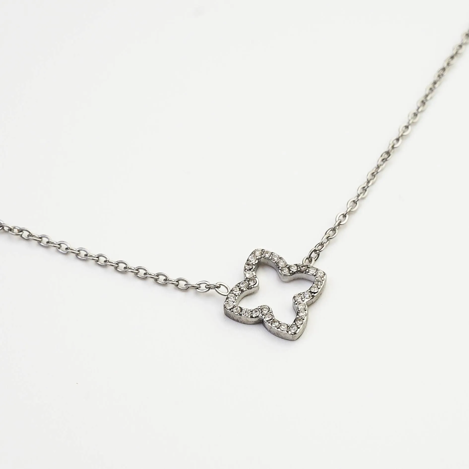 VIVRE NECKLACE